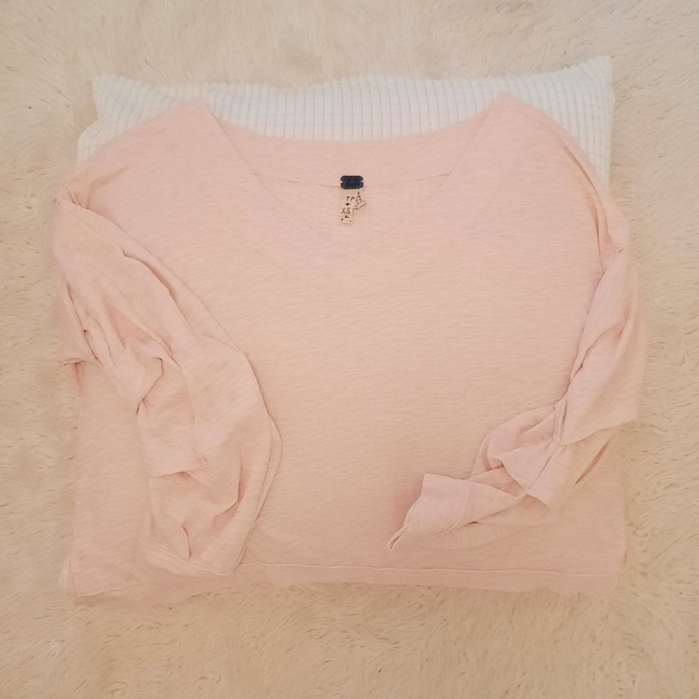 Baggy sleeved v neck pullover for some flare